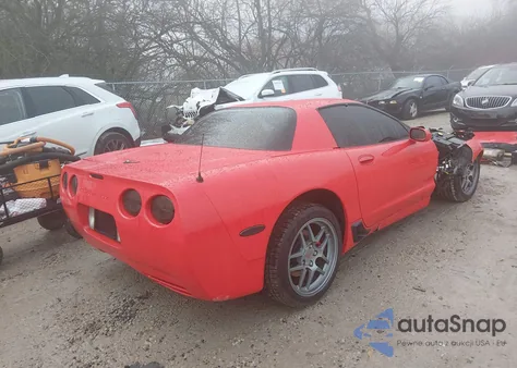 2001 Chevrolet Corvette Z06 Hardtop z USA, uszkodzony, nr VIN 1G1YY12S815109948